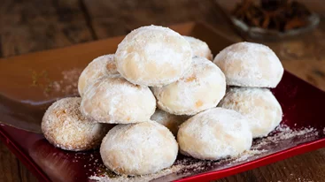 Οι κουραμπιέδες του Άκη Πετρετζίκη | Λαχταριστοί και με τέλεια βουτυρένια υφή