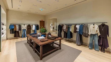 Το νέο κατάστημα της Massimo Dutti στον Πειραιά είναι κάτι παραπάνω από shopping