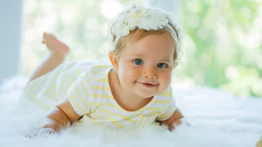 Γιατί οι νέοι γονείς δίνουν "ηλικιωμένα" ονόματα στα παιδιά τους;