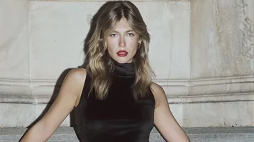 Η Κλέλια Ανδριολάτου με την πιο κομψή και διαχρονική τάση της σεζόν