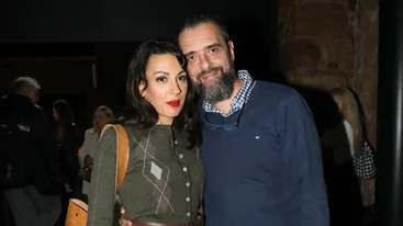 Σωτήρης Τσαφούλιας | Η αγκαλιά στην Άννα Μενενάκου μετά την πρεμιέρα της