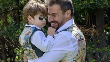 Άκης Πετρετζίκης | Το ξεκαρδιστικό στιγμιότυπο με τον γιο του Αχιλλέα που αξίζει να δεις