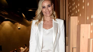 Η Ελεονώρα Μελέτη σε καμπάνια κατά της βίας με την 7χρονη κόρη της