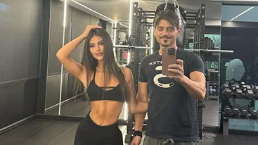 Δέσποινα Γιαννακοπούλου | Φοράει mini γαλάζιο φόρεμα και χορεύει χαρούμενη στο TikTok