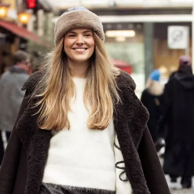 Αυτό είναι το πανωφόρι που φορούν όλες οι fashionistas όταν έχει πολύ κρύο και δεν είναι το παλτό