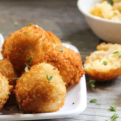 Τυροκεφτέδες με ανθότυρο που λιώνουν στο στόμα | Η πιο yummy συνταγή της Αργυρώς Μπαρμπαρίγου