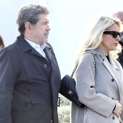 Ελένη Μενεγάκη & Γιάννης Λάτσιος | Μαζί στο τελευταίο αντίο στον Γιώργο Παπαδάκη