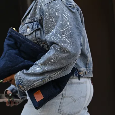 Fab Five | 5 stylish looks που μπορείς να δημιουργήσεις με τζιν παντελόνι τις γιορτές