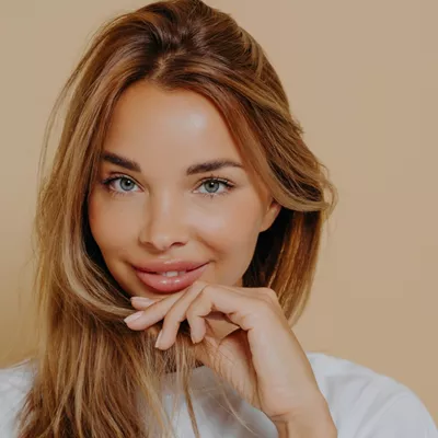 Plump επιδερμίδα με λιγότερα από 7€; Κι όμως, βρήκαμε το έλαιο με σκουαλένιο που ορκίζονται οι experts