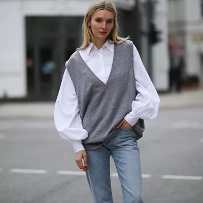 5 οικονομικά πλεκτά γιλέκα που θα βρεις στις εκπτώσεις της Pull&Bear