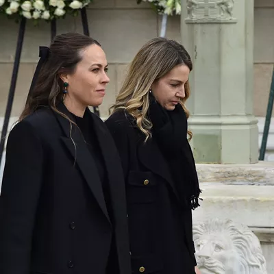 Οι διακριτικές εμφανίσεις της Χρυσής Βαρδινογιάννη και της Nina Flohr στην κηδεία της Ειρήνης