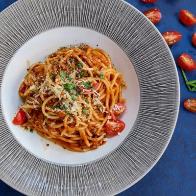 Τι να μαγειρέψω σήμερα; Η viral λευκή μπολονέζ με τυρί κρέμα του Άκη Πετρετζίκη, που αξίζει να δοκιμάσεις