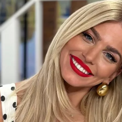 Η Βάλια Χατζηθεοδώρου με το μανικιούρ που αναβαθμίζει το total black look