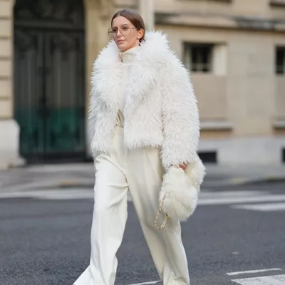 Cloud Dancer | Πώς θα φορέσεις με στιλ το κορυφαίο χρώμα της χρονιάς