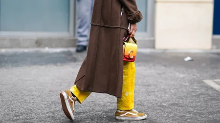 Εσύ θα φορούσες τα Vans σου σ' ένα πάρτι ή night out; Τα δυο ζευγάρια που θα σε πείσουν