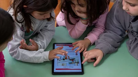 COSMOTE TELEKOM | Nέα εποχή συνδεσιμότητας σε όλα τα δυσπρόσιτα σχολεία της χώρας με δωρεάν γρήγορο ίντερνετ