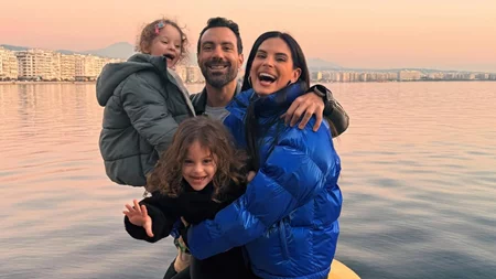 "Θα είσαι το πιο όμορφο κορίτσι από όλα" | Η Αριάνα και η Φιλίππα βάφουν τη μητέρα τους, Χριστίνα Μπόμπα