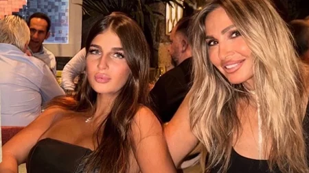 Περήφανη μητέρα η Ελένη Πετρουλάκη | Στη Νέα Υόρκη για χάρη των κοριτσιών της