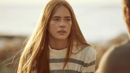 "Πόσο μοιάζουν" | Η Αναστασία Τσιλιμπίου αγκαλιά με τη μητέρα της στη θεατρική της πρεμιέρα