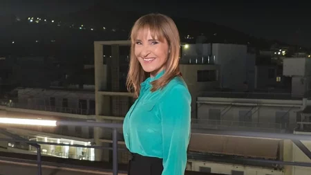 "Κουράγιο, τα πρώτα 20 χρόνια είναι δύσκολα" | Η Μάρα Ζαχαρέα μιλά από την εμπειρία της ως μητέρα