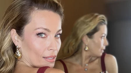 Μαριέττα Χρουσαλά | Υιοθέτησε το all-time classic μανικιούρ που εκπέμπει χριστουγεννιάτικη κομψότητα