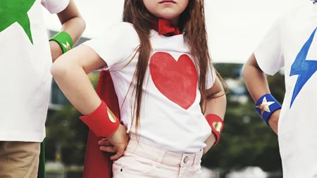 Γιατί δεν υπάρχουν "κοριτσίστικα" ρούχα με Σούπερ Ήρωες;