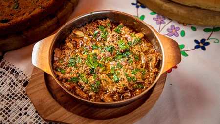 Το "γιουβέτσι της τεμπέλας" | Η εύκολη συνταγή με κιμά που δεν ήξερες ότι χρειάζεσαι