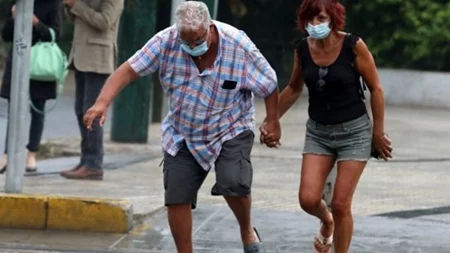 Ο καιρός σήμερα | Βροχές και καταιγίδες σε πολλές περιοχές της χώρας - Ενισχυμένοι οι άνεμοι