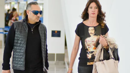 Κίλι Σφακιανάκη | Η άγνωστη μάχη με το Πάρκισον και οι σπάνιες εμφανίσεις στο πλευρό του Νότη Σφακιανάκη