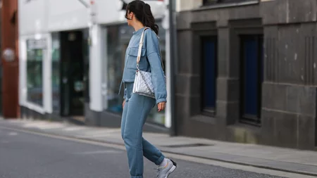 5 οικονομικές φόρμες που θα φοράς ξανά και ξανά