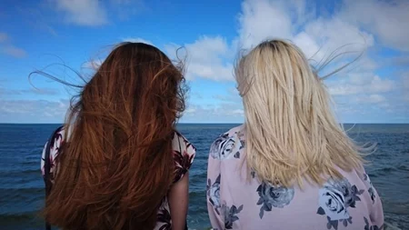 "Ήμουν 9 μηνών έγκυος όταν διαγνώστηκα με καρκίνο του μαστού. Τρεις μόλις ημέρες πριν, η μαμά μου είχε την ίδια ακριβώς διάγνωση"