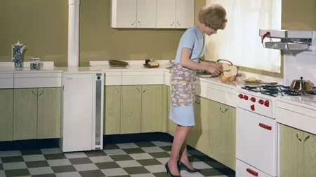 Granny chic | Αυτά τα σερβίτσια της γιαγιάς είναι ξανά στη μόδα - Πού θα τα βρείτε