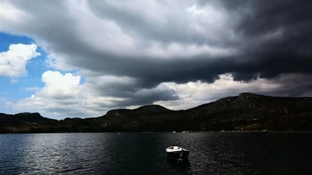 Επιμένει η κακοκαιρία - Σε ποιες περιοχές αναμένονται ισχυρές βροχές και καταιγίδες