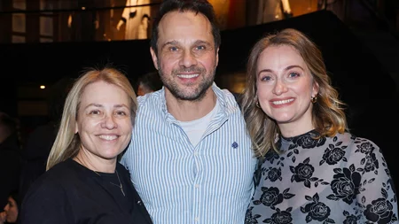 Μαριάννα Τουμασάτου | Αμακιγιάριστη σε θεατρική βραδιά