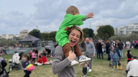 Γιούλικα Σκαφιδά | Η γλυκιά αντίδραση του γιου της βλέποντάς τη να φτιάχνει παστίτσιο