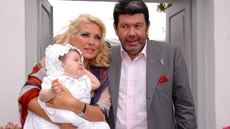 Τα iconic χτενίσματα που επέλεξαν 10 Ελληνίδες celebrities για τη βάφτιση των παιδιών τους