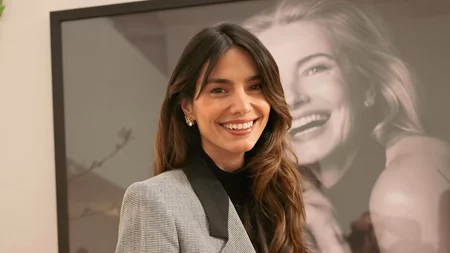 Η Ηλιάνα Παπαγεωργίου με το ιδανικό fashion piece για να "σπάσει" τα φθινοπωρινά looks