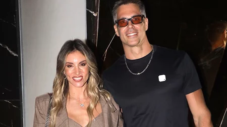 Αθηνά Οικονομάκου | Με crop top σε βραδινή έξοδο με τον Μπρούνο Τσερέλα