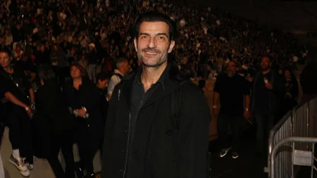 Ο Νίκος Κουρής με τον γιο του, Πέτρο, στη συναυλία του Robbie Williams στο Καλλιμάρμαρο | Η σπάνια οικογενειακή εμφάνιση