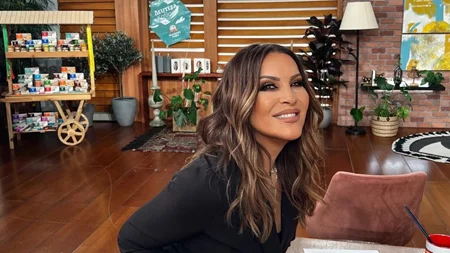 Ναταλία Γερμανού | Η εμφάνιση με κοστούμι στην απόχρωση που πρέπει να έχεις οπωσδήποτε στη συλλογή σου