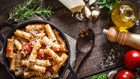 Ζυμαρικά χωρίς τύψεις | Η light συνταγή για ριγκατόνι του ονείρου με cottage cheese