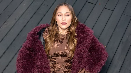 Η Πηνελόπη Αναστασοπούλου προτείνει τέσσερα στιλιστικά hacks για να υιοθετήσεις τις top τάσεις της μόδας