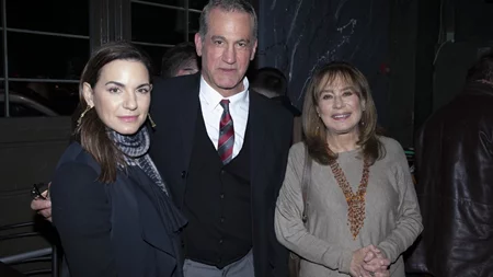 Όλγα Κεφαλογιάννη | Σπάνια βραδινή έξοδος σε θεατρική βραδιά