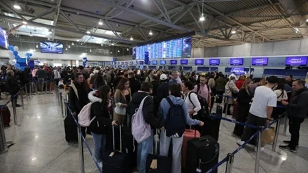 Κατεπείγουσα έρευνα για το "μπλακ άουτ" στα αεροδρόμια