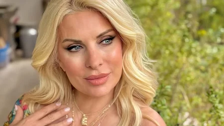 Ελένη Μενεγάκη | Με λευκή couture δημιουργία αγκαλιά με τον Σάκη Ρουβά