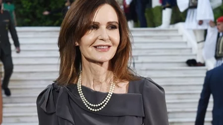 Κάτια Δανδουλάκη | Με μακριά καστανά μαλλιά σε εξώφυλλο περιοδικού πριν από 40 χρόνια