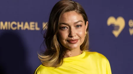 Gigi Hadid | Τόλμησε τη μεγαλύτερη αλλαγή στα μαλλιά της και ο Δημήτρης Γιαννέτος βρίσκεται πίσω από αυτήν