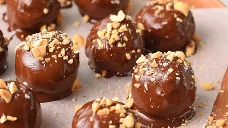 Σοκολατάκια του ονείρου που "σε κακομαθαίνουν" | Xωρίς ζάχαρη, μόνο με 6 υλικά