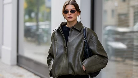 Κρυώνεις πολύ; Το καφέ oversize μπουφάν από τη Stradivarius που θα σε κρατάει πάντα ζεστή