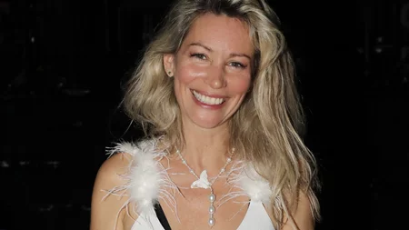 Άριελ Κωνσταντινίδη | Το παραμυθένιο δέντρο που διάλεξε για τα πρώτα Χριστούγεννα με την κόρη της